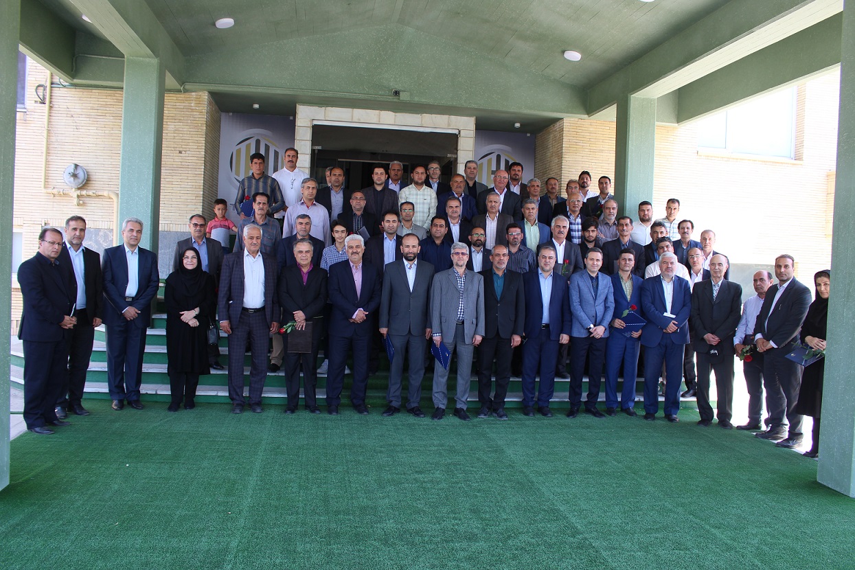 برگزاری مراسم تجلیل از بازنشستگان و کارگران نمونه شرکت برق منطقه ای آذربایجان