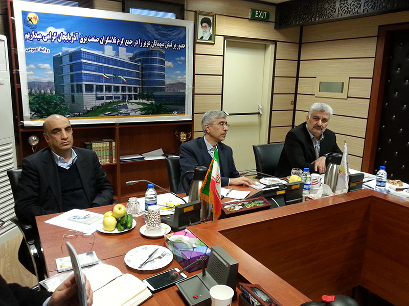 جلسه مدیرعامل شرکت توانیر با مدیران عامل و مدیران ارشد صنعت برق آذربایجان