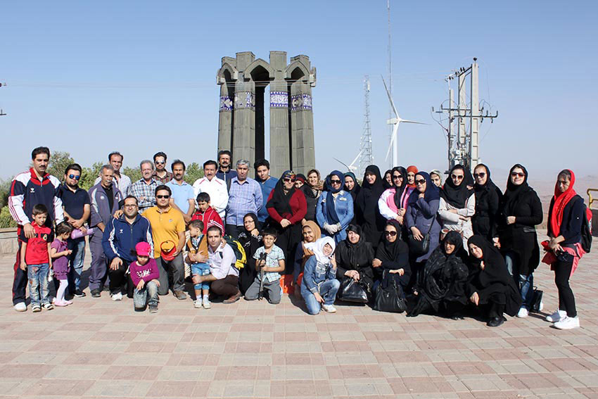 کوه پیمائی خانوادگی جمعی از کارکنان برق آذربایجان