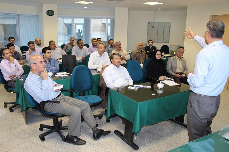 برگزاری دوره  آموزشی "کاربرد فناوری اطلاعات در مدیریت" در برق آذربایجان