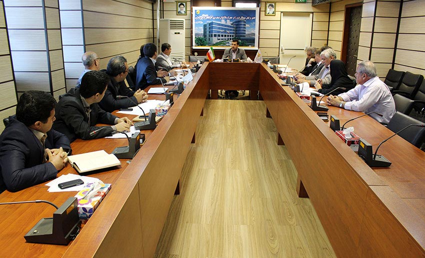 مدیرعامل برق آذربایجان در جلسه بررسی پروژه های مهم بخش انتقال براتمام این پروژه ها در زمان مقررتاکید کرد