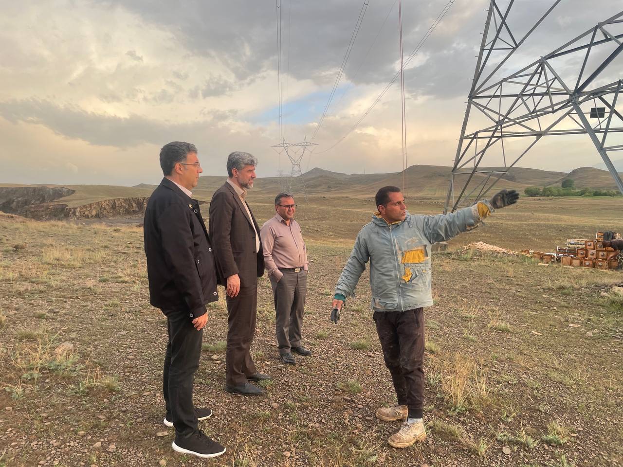 بازدید میدانی مدیرکل دفتر فنی و نظارت شبکه انتقال توانیر به منظور حفظ پایداری و افزایش ظرفیت خط انتقال نیروگاهی سبلان- آیدوغموش