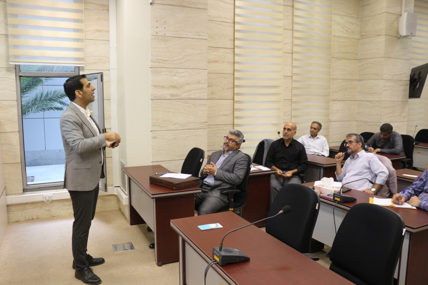 برگزاری کارگاه آموزشی "کوچینگ و منتورینگ کسب و کار" در شرکت برق منطقه‌ای آذربایجان