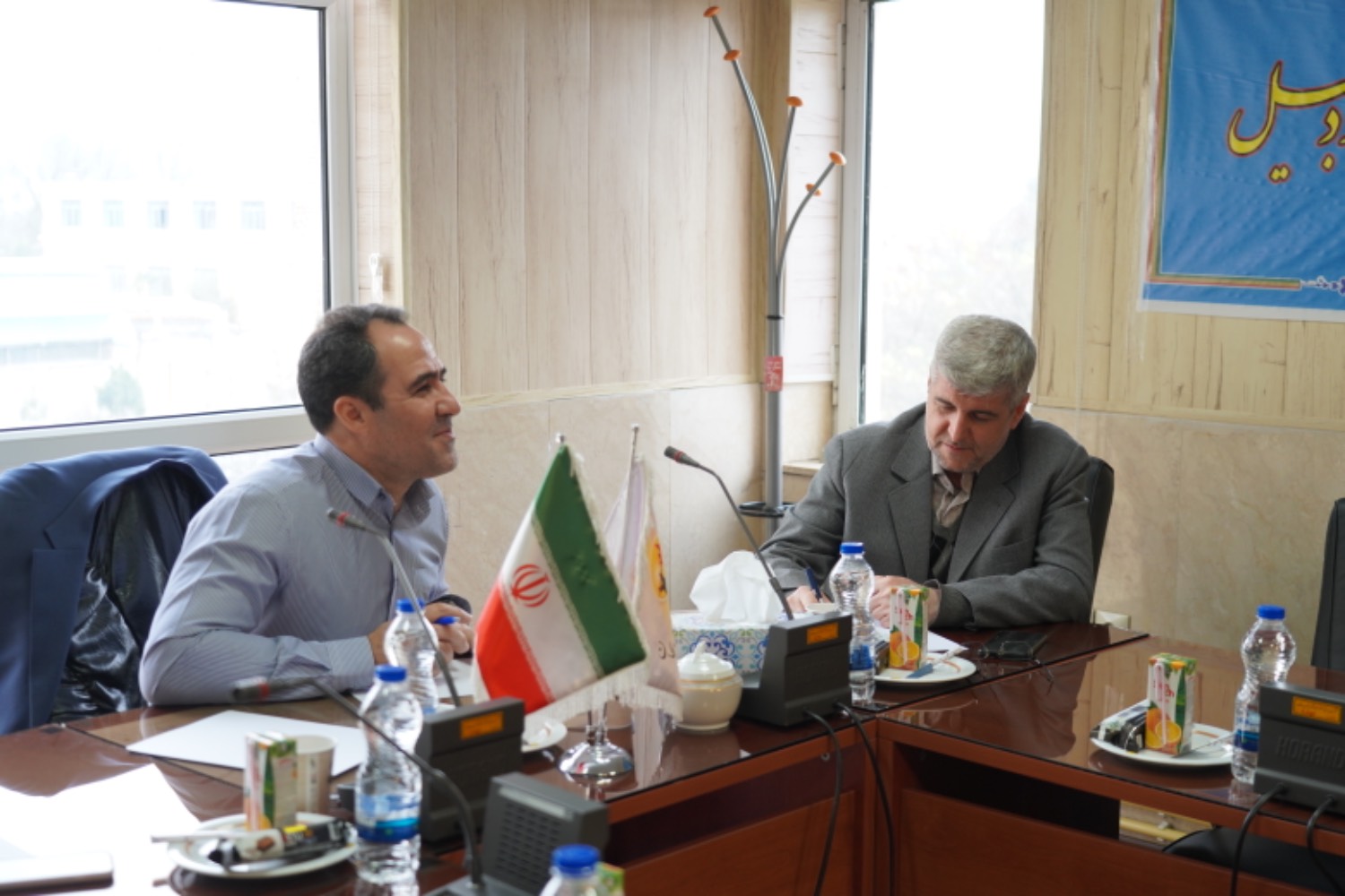 برگزاری میز خدمت حوزه منابع انسانی  وزارت نیرو در امور انتقال نیروی برق استان اردبیل شرکت برق منطقه ای آذربایجان